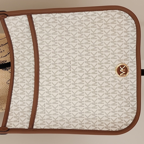 Michael Kors Cream and Brown Crossbody Bag - Picture 5 of 14